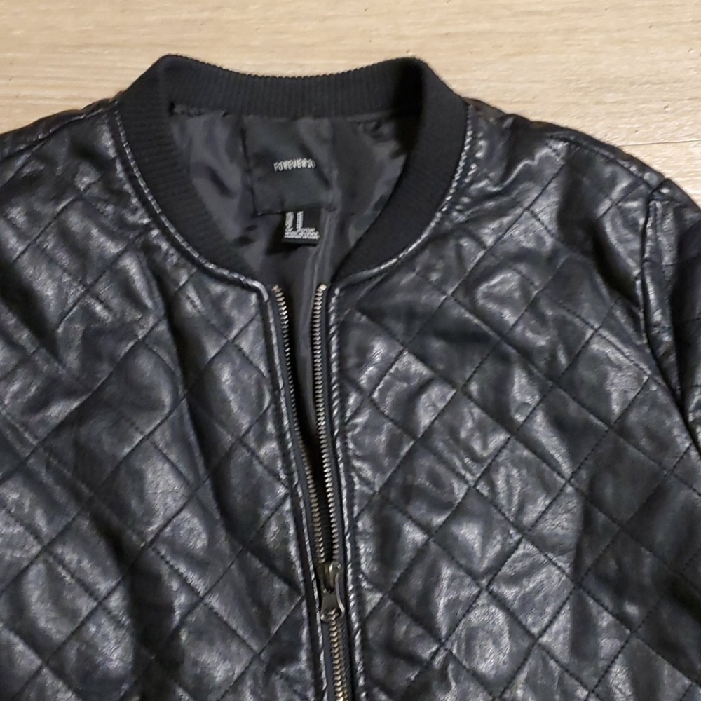 Leather jacket - Picture 4 of 4